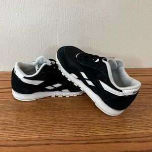 REEBOCK Classic Nylon Shoes Black and White Sneakers Toddler Size 8 Unisex